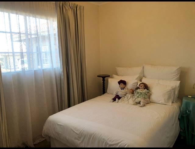 2 BEDROOM TOWNHOUSE FOR SALE IN THREE RIVERS EAST